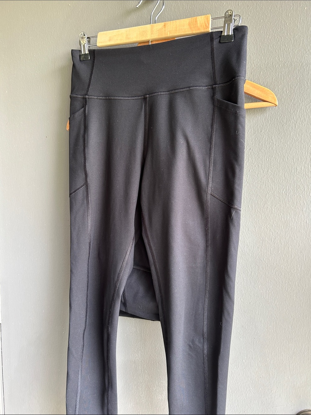 Victoria Secret Black High-Waist Athletic Leggings with Side Pockets large